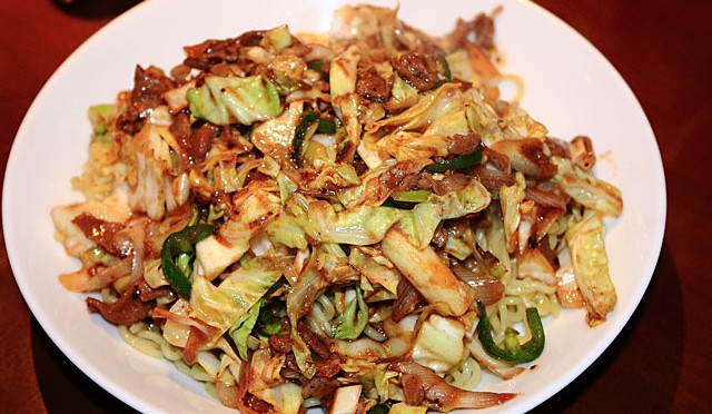 創作料理？　「回鍋肉焼きそば」ｗ